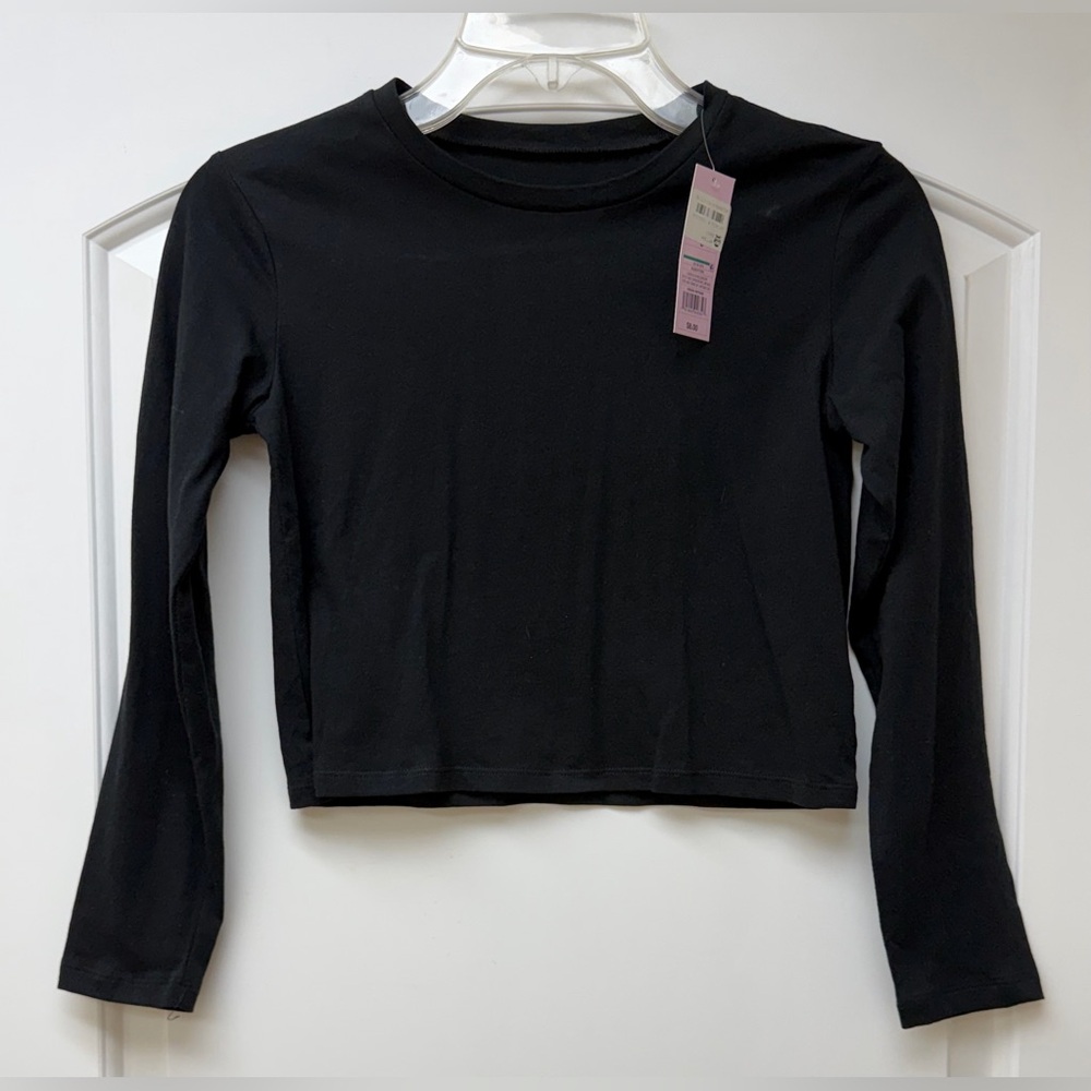 131:  wild fable Black Long-Sleeve Cropped Crewneck Top - Small